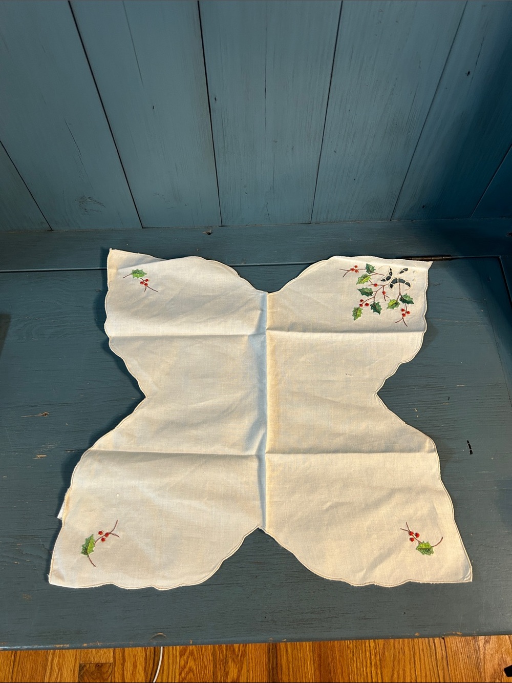Lenox Embroidered Cream Holiday Butterfly Table Topper | Basket Bread Warmer